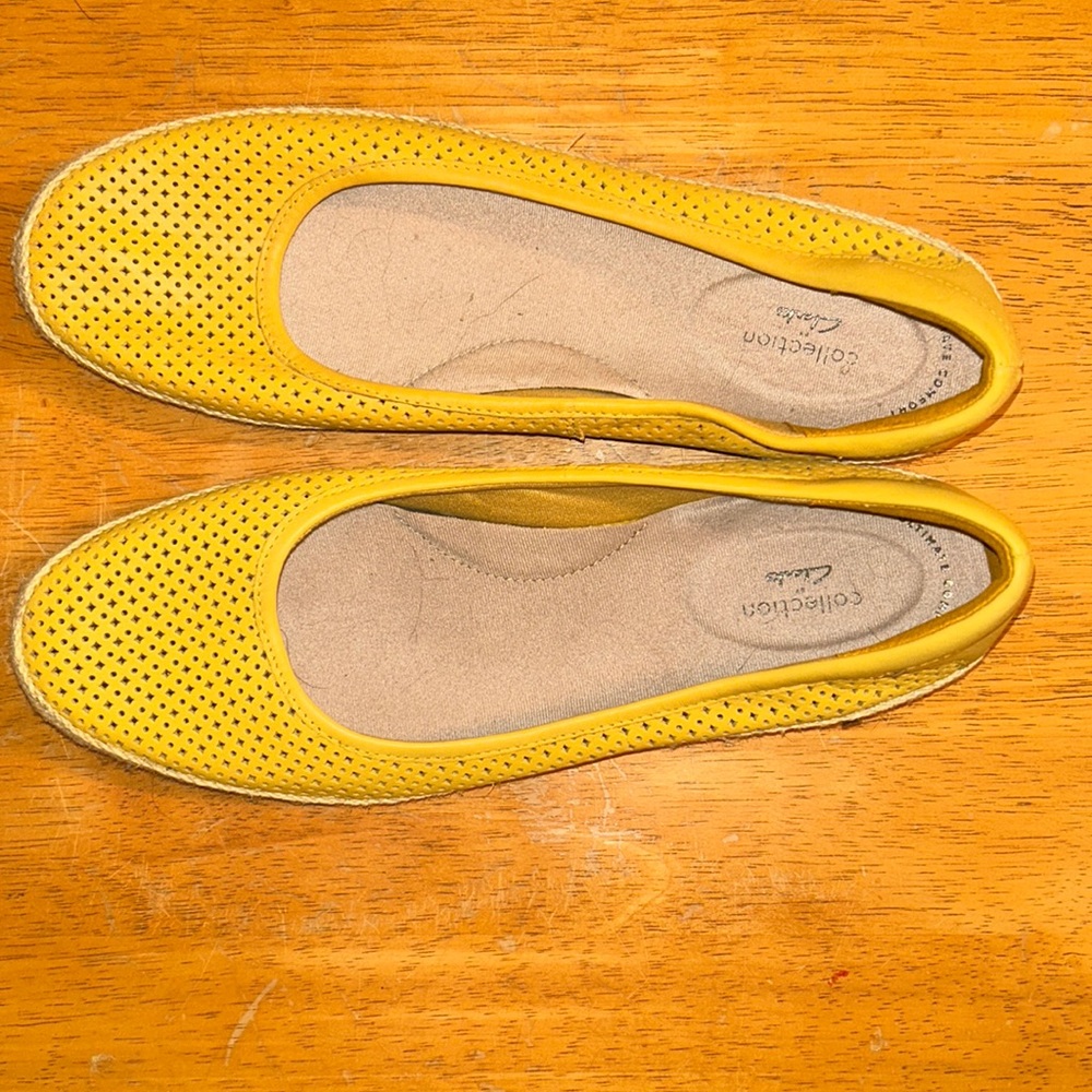 Clarks flats